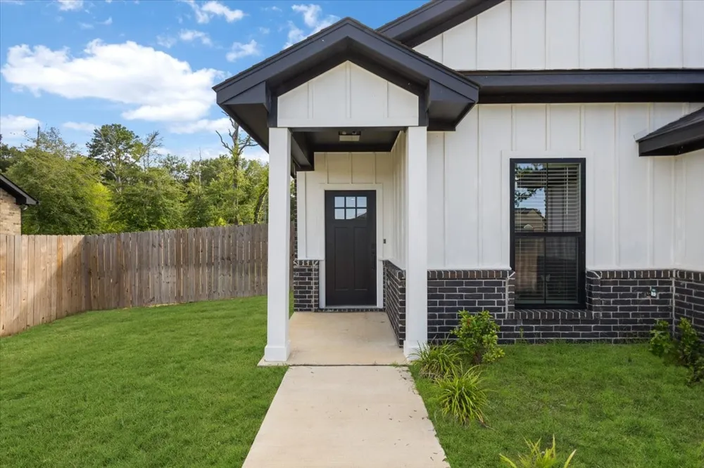 16134 Crossing Circle Lindale, TX 75771