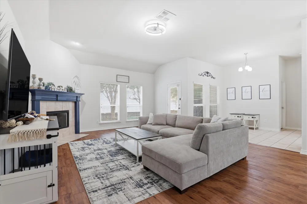 1408 Mountain Laurel Drive Savannah, TX 76227