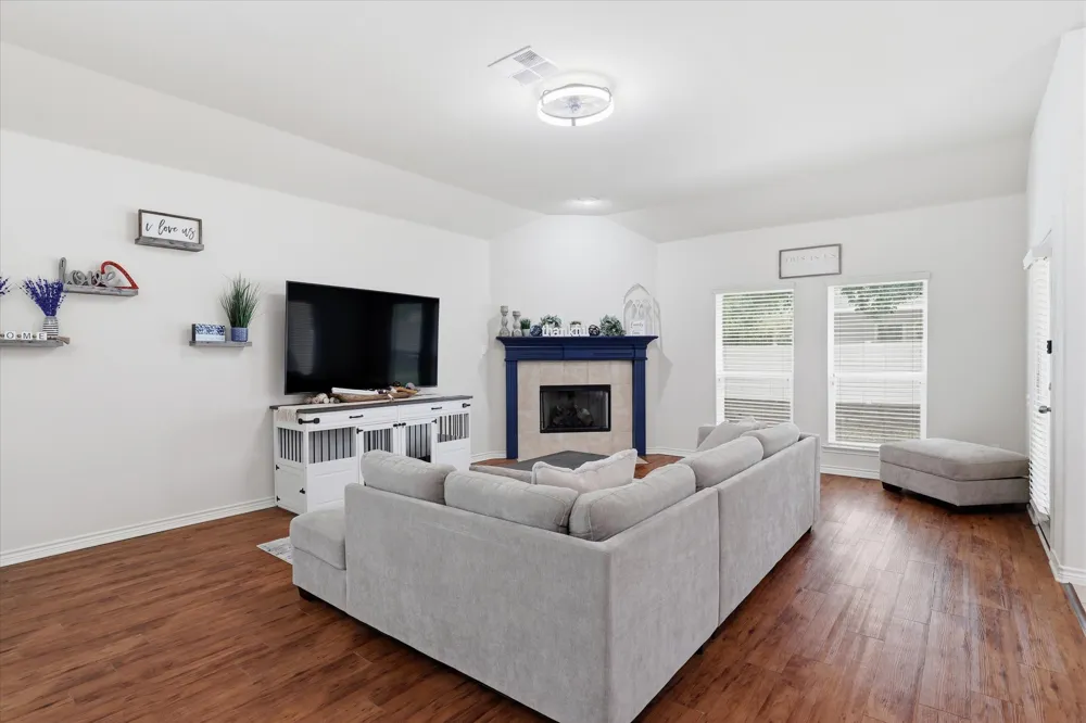 1408 Mountain Laurel Drive Savannah, TX 76227
