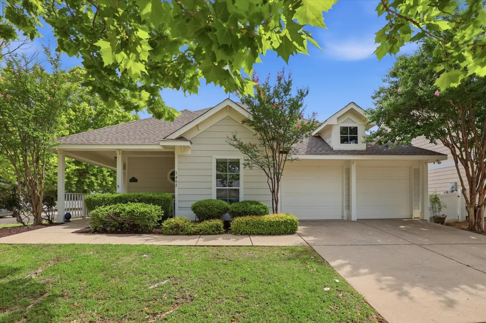 1408 Mountain Laurel Drive Savannah, TX 76227