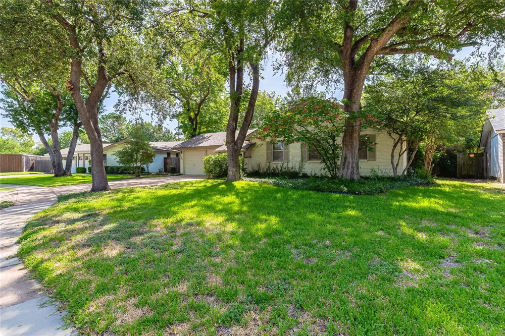 1206 Farnham Court E Irving, TX 75062