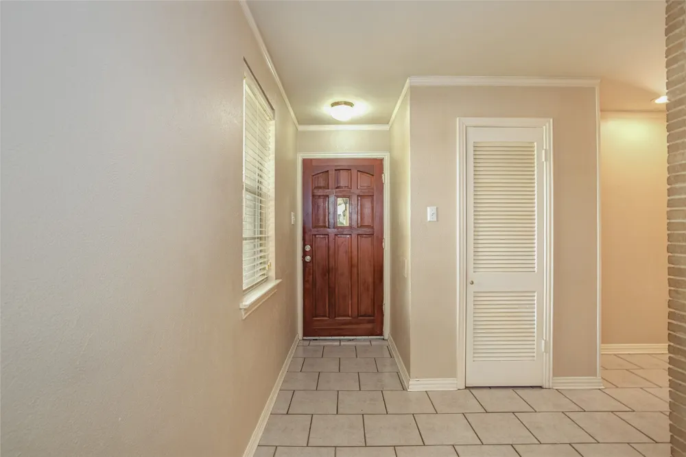 1206 Farnham Court E Irving, TX 75062