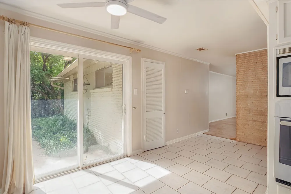 1206 Farnham Court E Irving, TX 75062