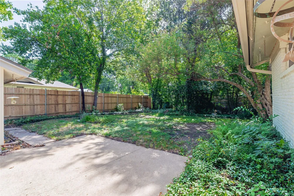 1206 Farnham Court E Irving, TX 75062