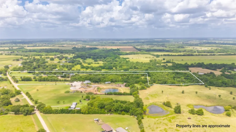 3721 County Road 4040 Whitewright, TX 75491
