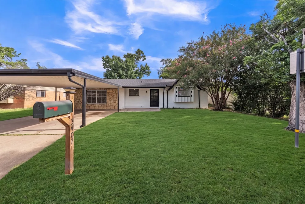 3407 NE 10th Street Mineral Wells, TX 76067