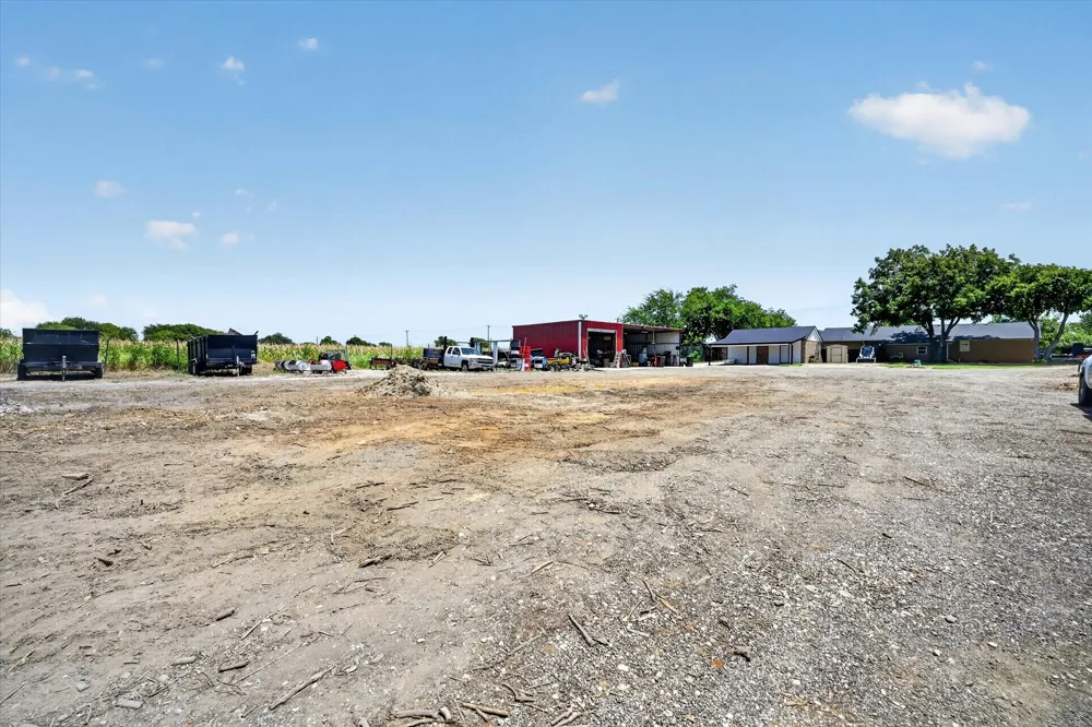 7725 FM 2164 Sanger, TX 76266