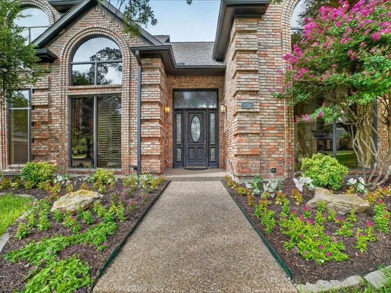 5201 Windjammer Road Plano, TX 75093