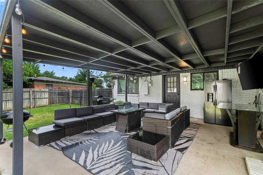 8128 Newman Drive North Richland Hills, TX 76180