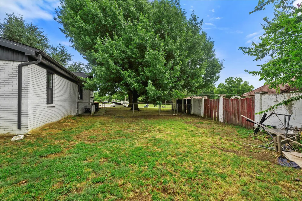 8128 Newman Drive North Richland Hills, TX 76180