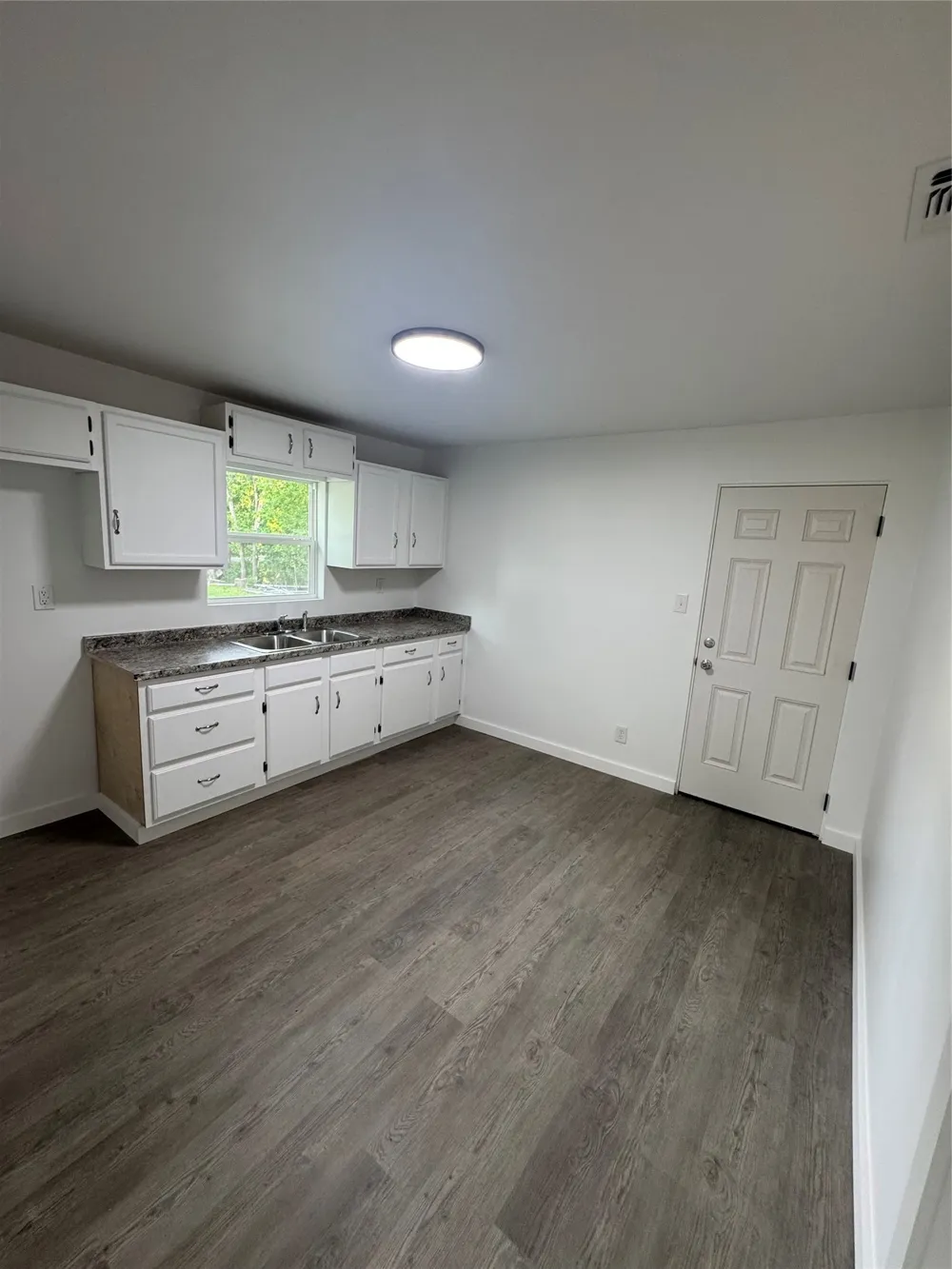 606 W Wolfe Street Grand Saline, TX 75140