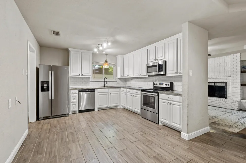 878 Main Drive Van Alstyne, TX 75495