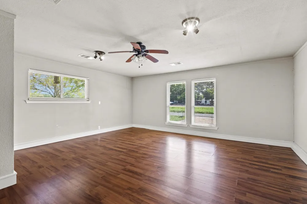 878 Main Drive Van Alstyne, TX 75495