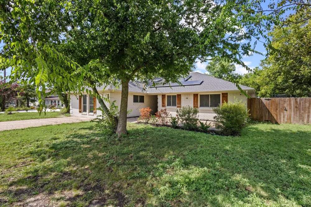 878 Main Drive Van Alstyne, TX 75495