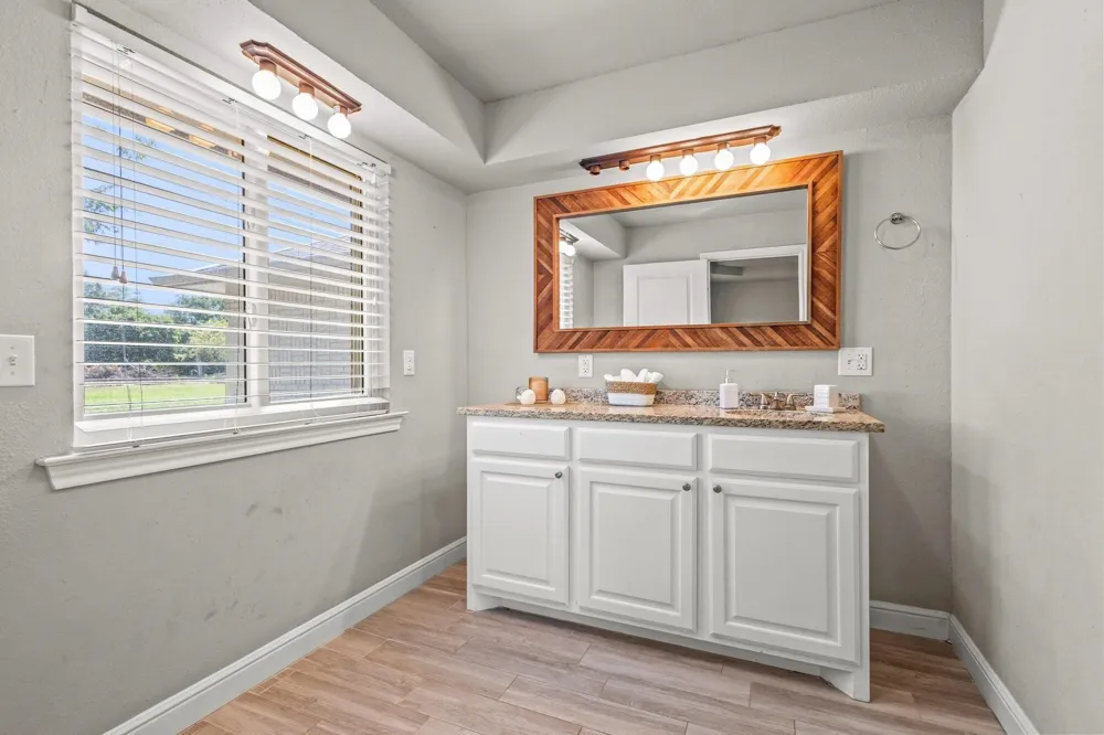 878 Main Drive Van Alstyne, TX 75495