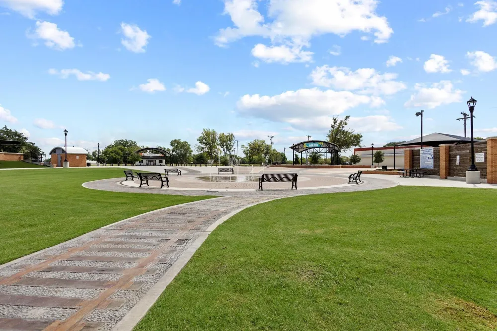 878 Main Drive Van Alstyne, TX 75495