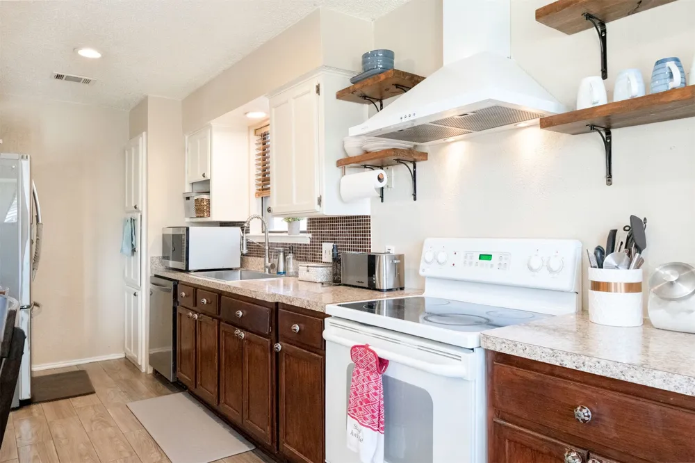 6500 Hughes Drive Watauga, TX 76148
