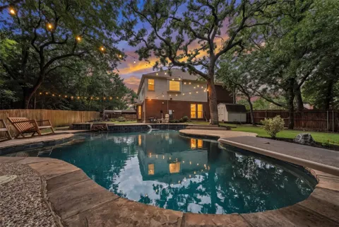 2417 Bonham Trail