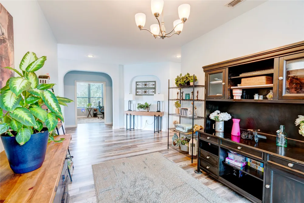 1201 Meadowlakes Azle, TX 76020