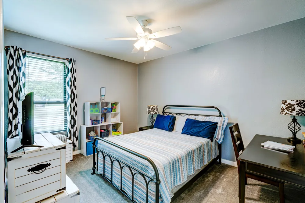 1201 Meadowlakes Azle, TX 76020