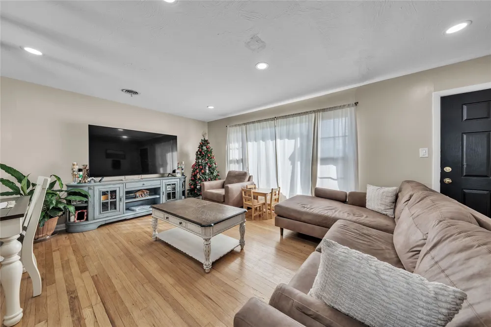 100 Rosedale Avenue Keene, TX 76059