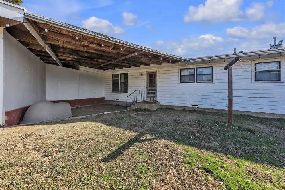 100 Rosedale Avenue Keene, TX 76059