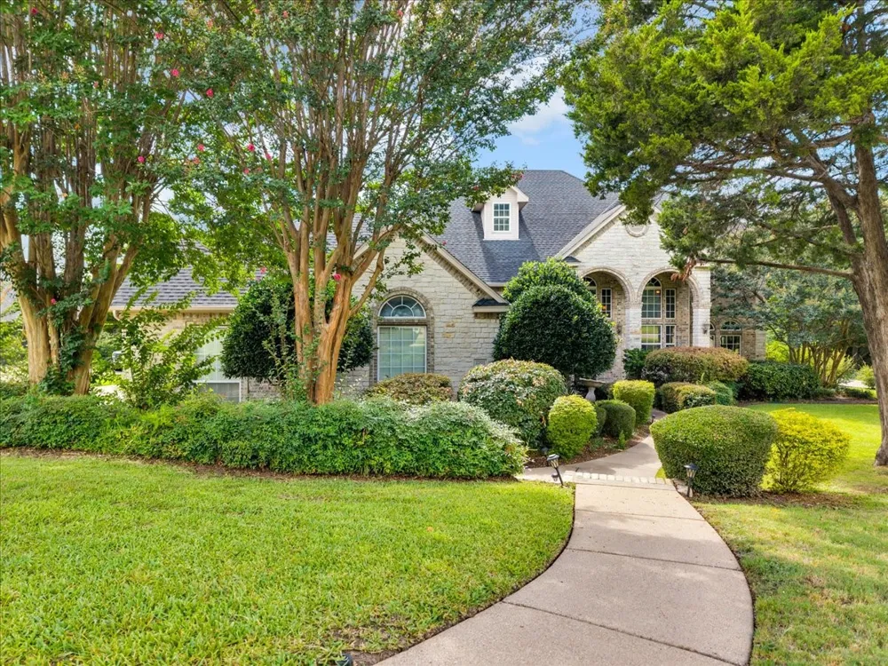2201 Somerset Midlothian, TX 76065