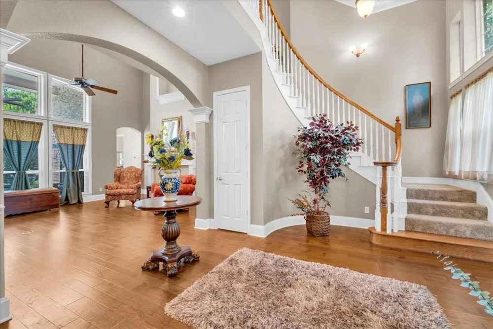 2201 Somerset Midlothian, TX 76065