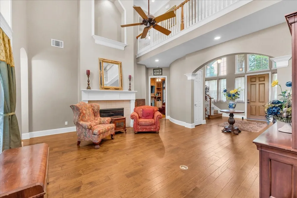 2201 Somerset Midlothian, TX 76065
