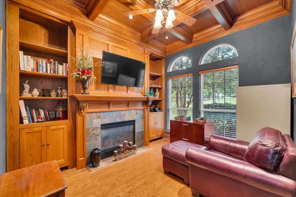 2201 Somerset Midlothian, TX 76065