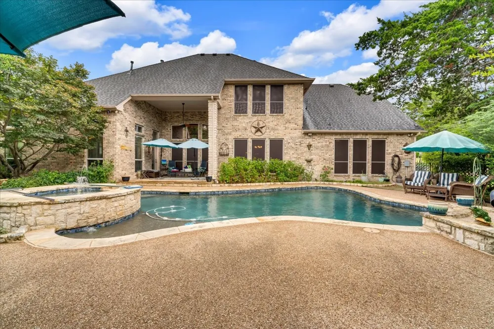 2201 Somerset Midlothian, TX 76065