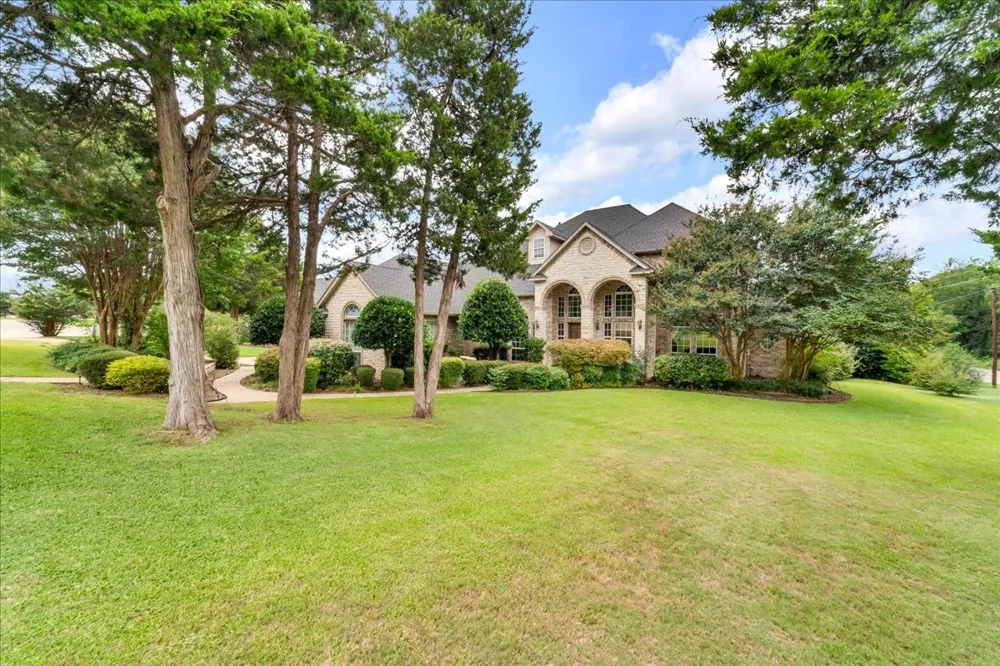 2201 Somerset Midlothian, TX 76065