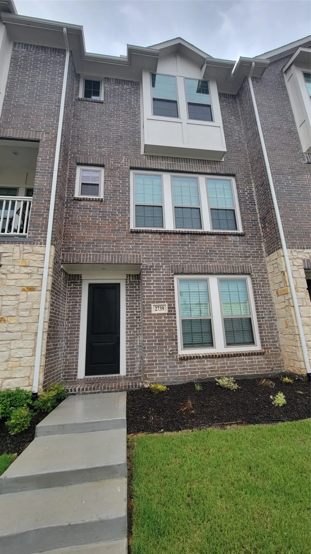 2739 Levee Lane Lewisville, TX 75067