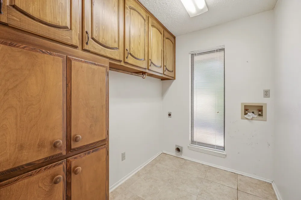 1513 Mimosa Circle Graham, TX 76450