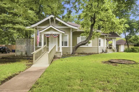313 Corsicana Street