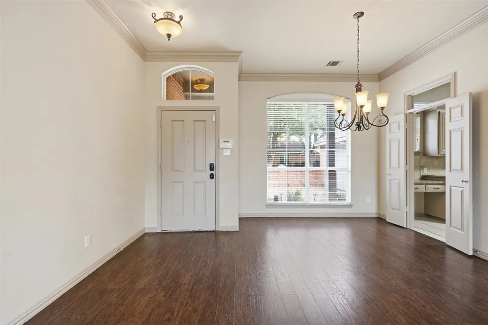 3318 Summergrove Drive Arlington, TX 76001