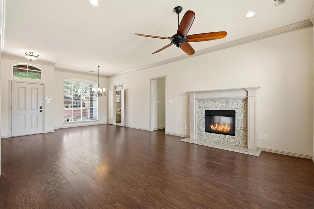 3318 Summergrove Drive Arlington, TX 76001