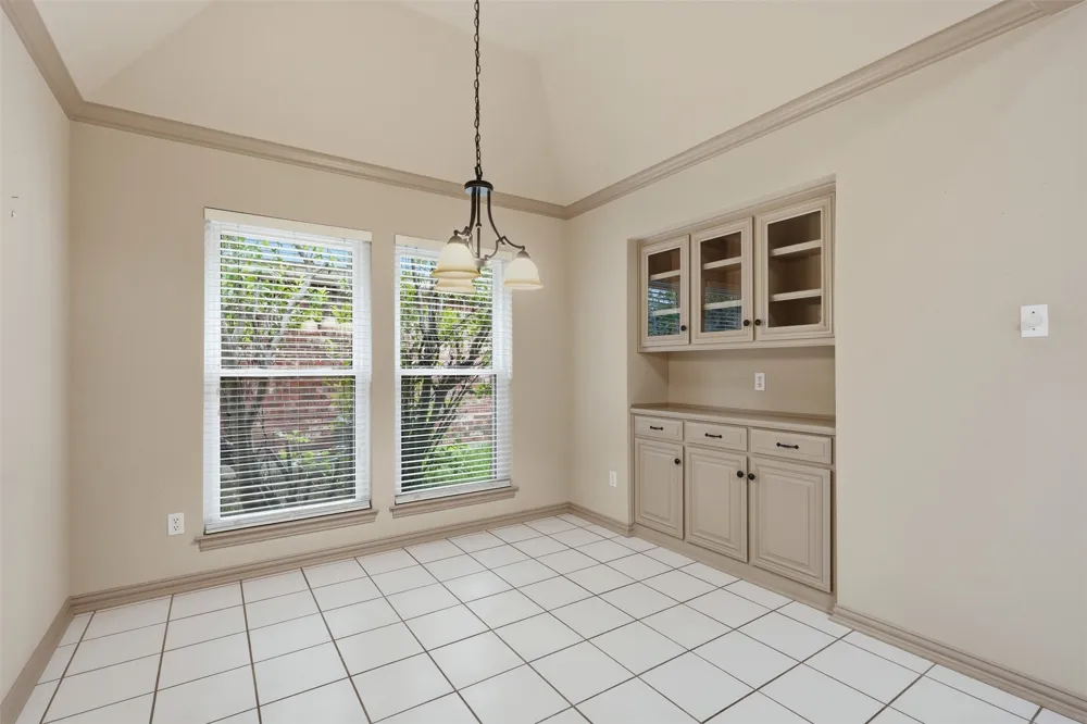 3318 Summergrove Drive Arlington, TX 76001
