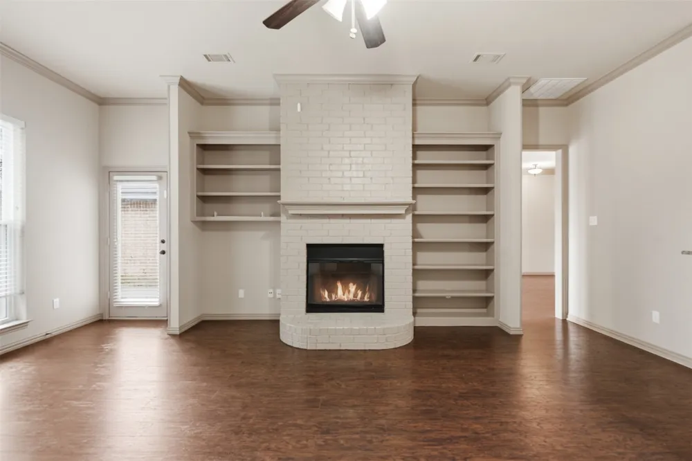 3318 Summergrove Drive Arlington, TX 76001