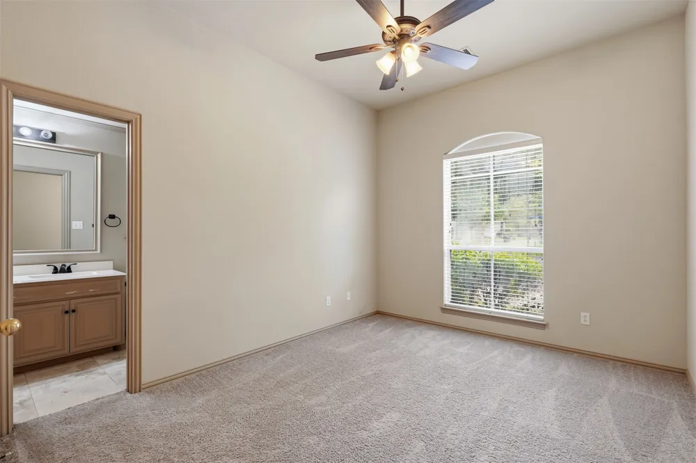 3318 Summergrove Drive Arlington, TX 76001