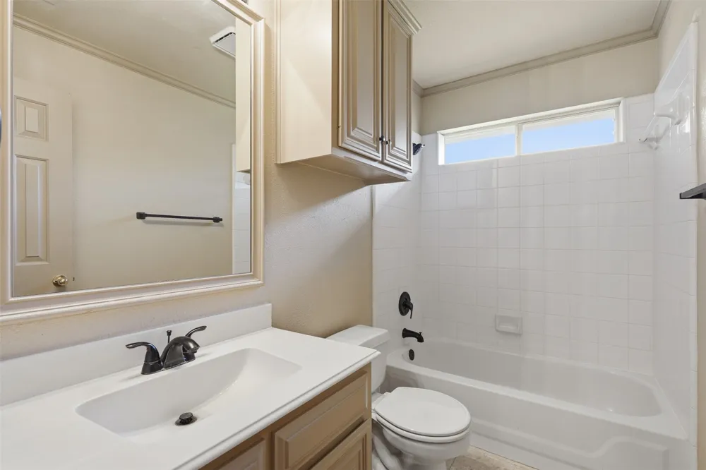 3318 Summergrove Drive Arlington, TX 76001