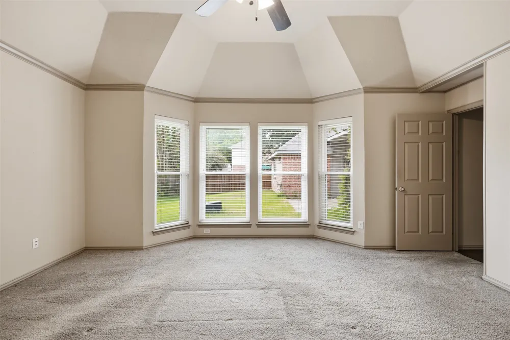 3318 Summergrove Drive Arlington, TX 76001