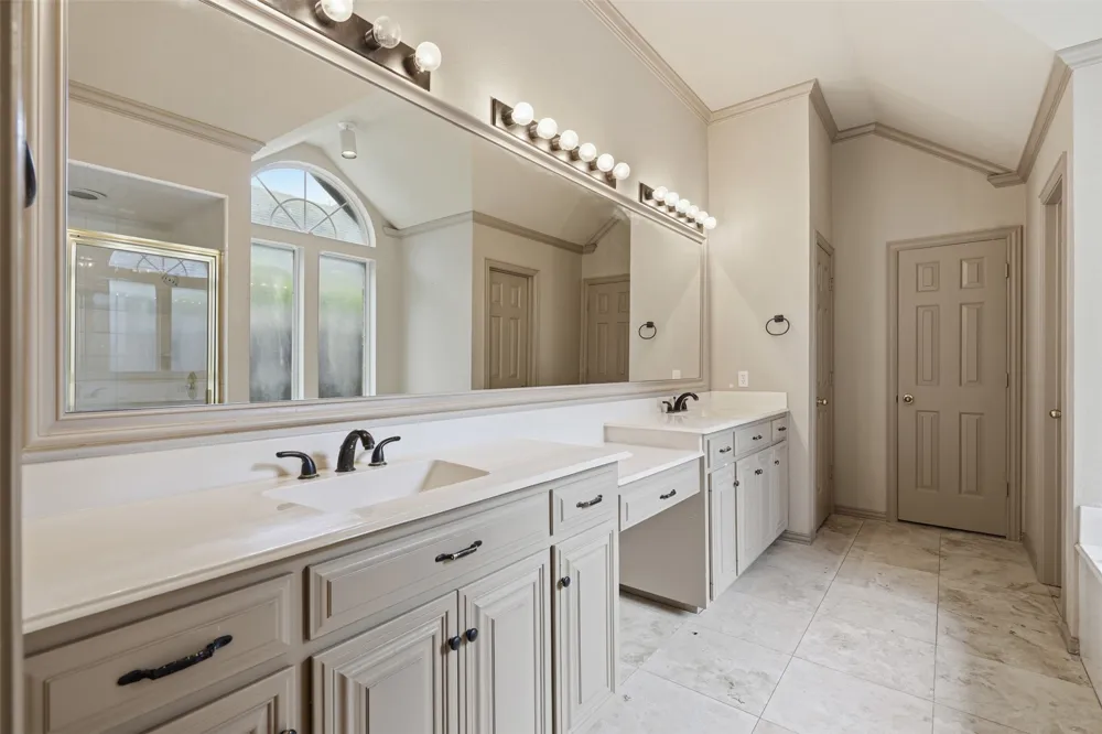 3318 Summergrove Drive Arlington, TX 76001
