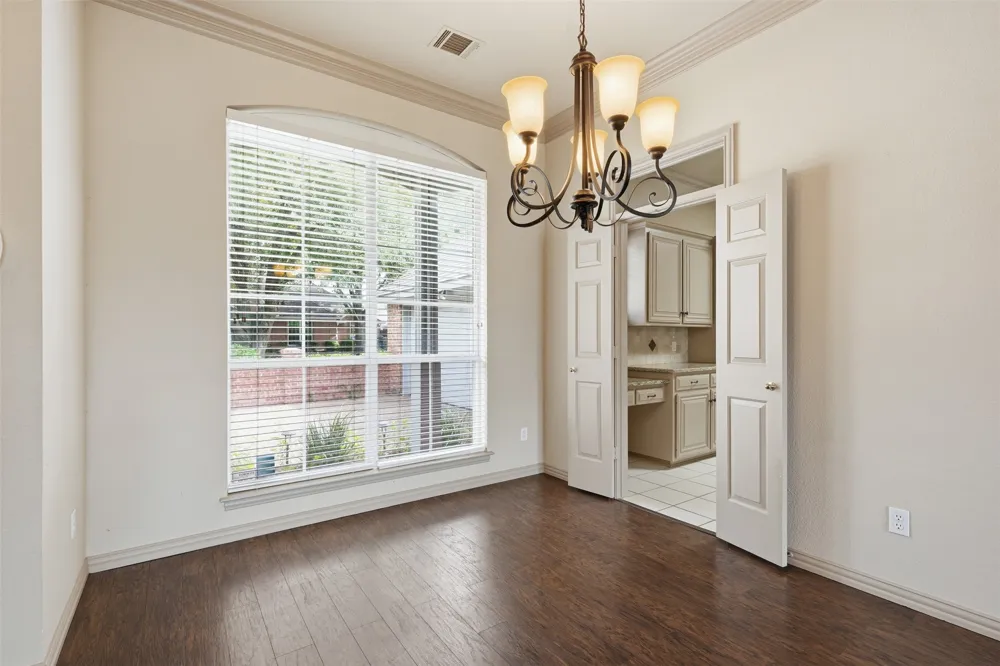 3318 Summergrove Drive Arlington, TX 76001