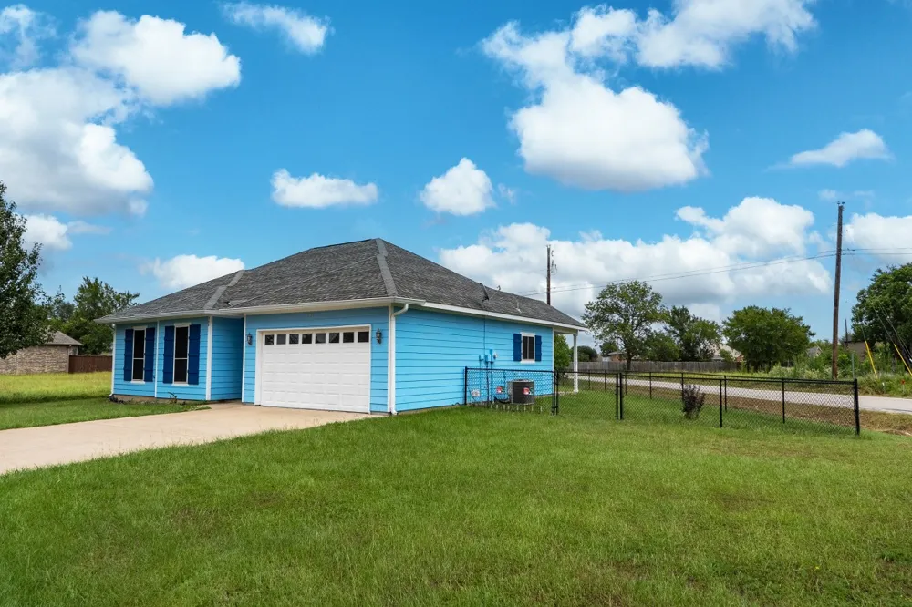 304 Port Drive Gun Barrel City, TX 75156