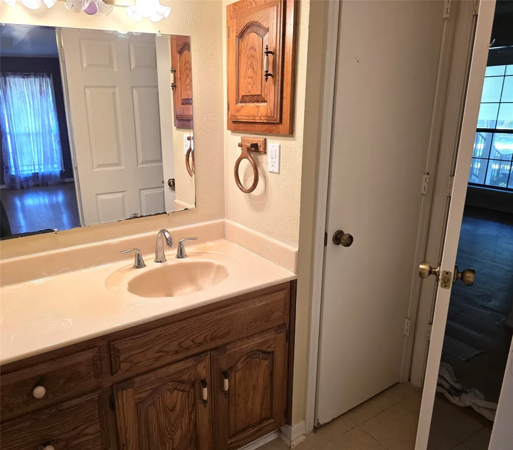 4221 Pine Wood Trail Larue, TX 75770