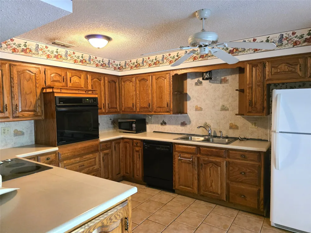 4221 Pine Wood Trail Larue, TX 75770