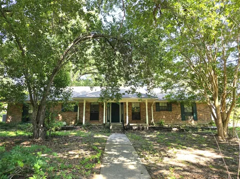 4221 Pine Wood Trail