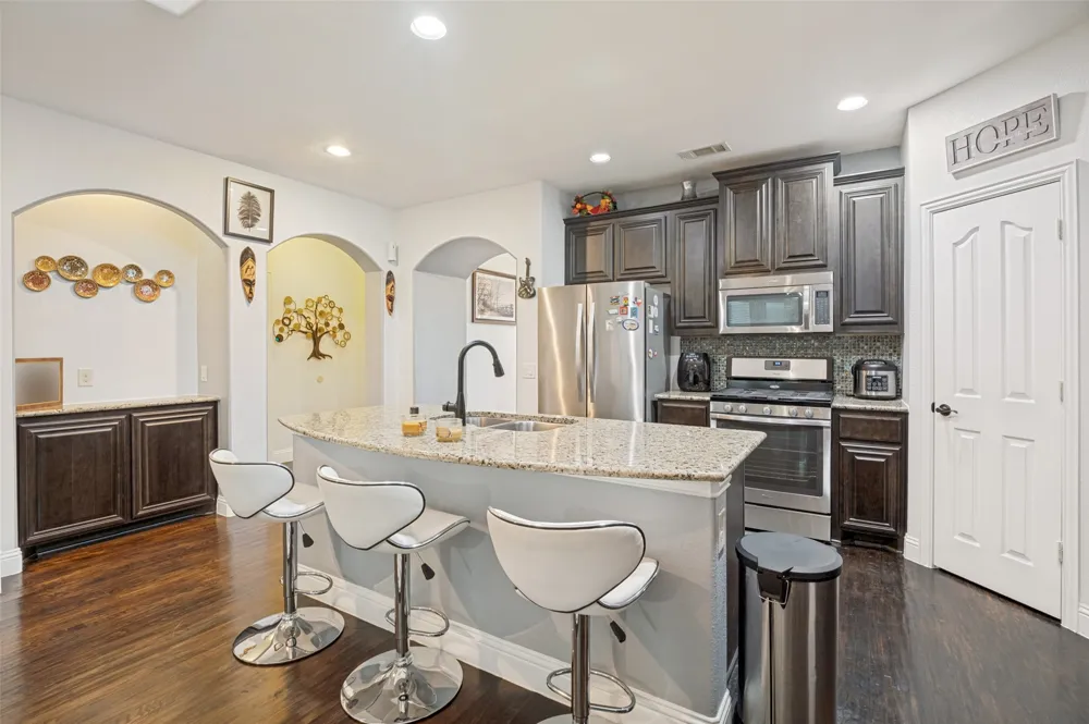 2311 Tawny Owl Road Grand Prairie, TX 75052