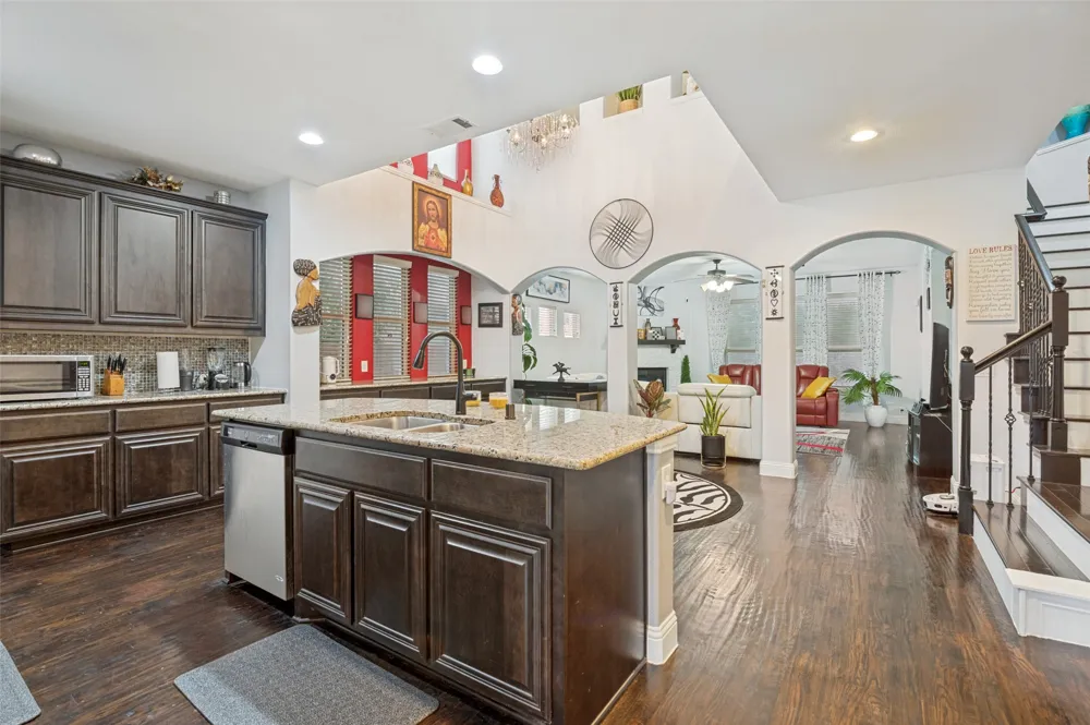 2311 Tawny Owl Road Grand Prairie, TX 75052